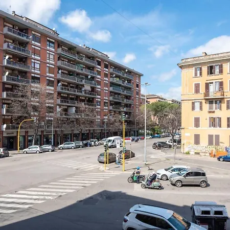 Design Laura Testaccio Lejlighed Rom